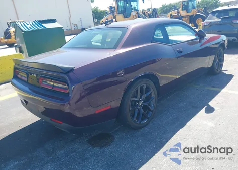 2022 Dodge Challenger R/T z USA, uszkodzony, nr VIN 2C3CDZBT7NH233989